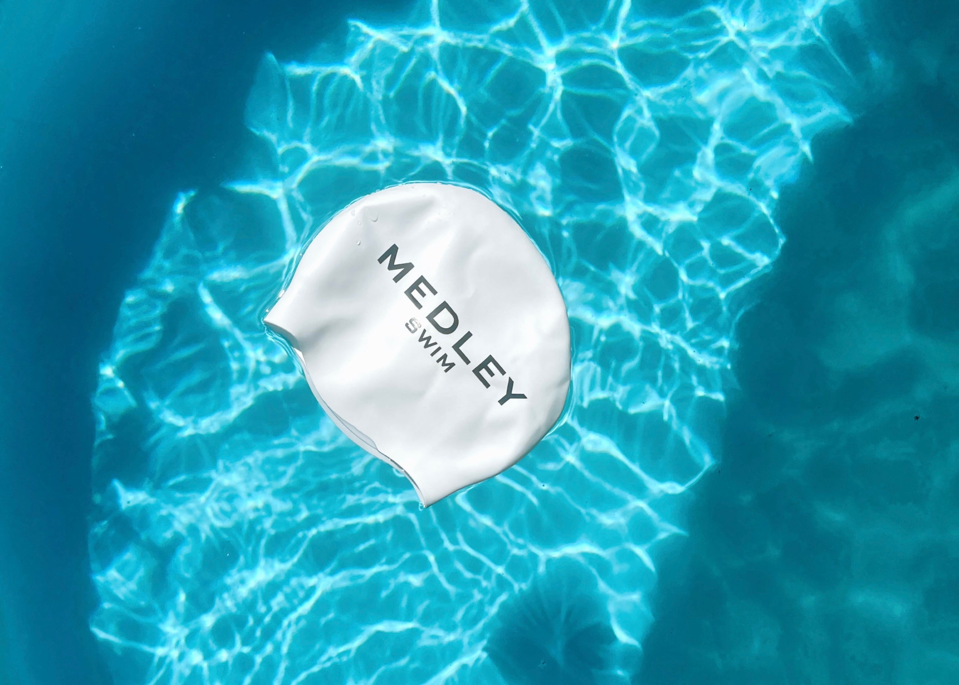 WHITE MEDLEY SOLID LOGO CAP